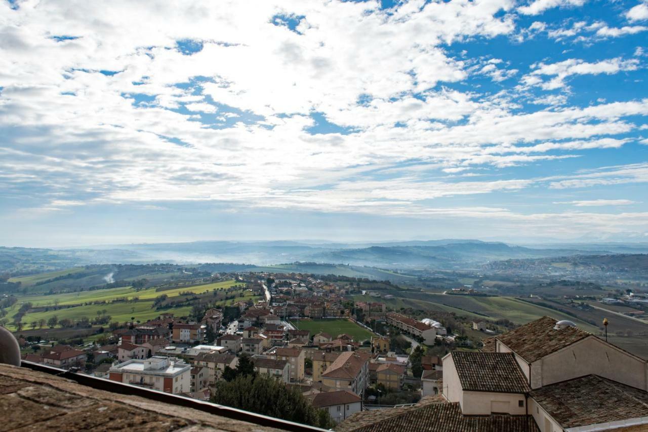 "Nido Del Falco" Palazzo Ricotti Camerano Exterior foto